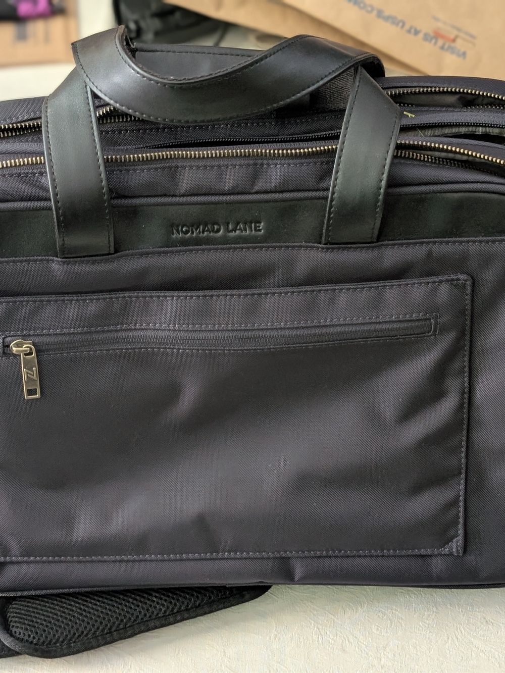 Nomad Lane 19"-22" Black Nylon Solid Business Case Laptop USB Hub Shoulder Strap